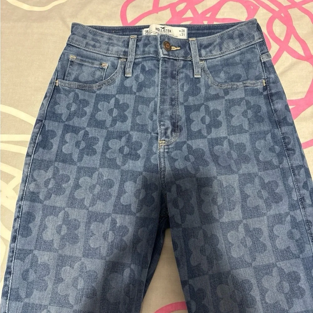 Hollister High-Rise Two-Tone Floral Vintage Flare Jeans